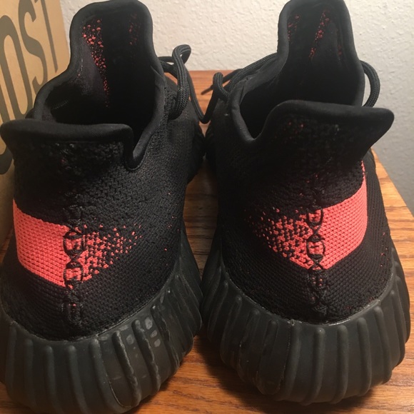 Yeezy 350 core black red size 10 authentic - Picture 3 of 8